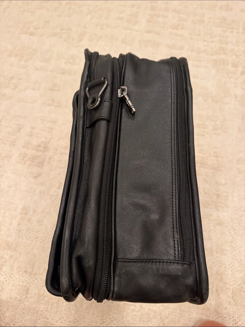 TUMI Leather Bag 96060D4 Black